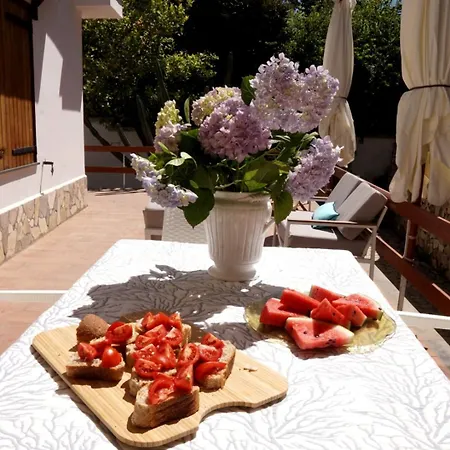 In Con Jacuzzi Privata E Vista Mare Guest house