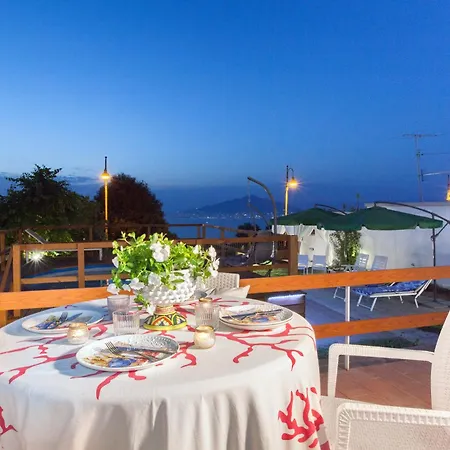 In Con Jacuzzi Privata E Vista Mare