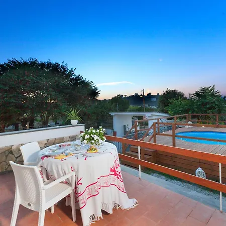 In Con Jacuzzi Privata E Vista Mare Guest house Massa Lubrense