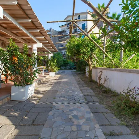 In Con Jacuzzi Privata E Vista Mare 3* Massa Lubrense