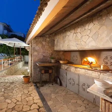 In Con Jacuzzi Privata E Vista Mare 3*