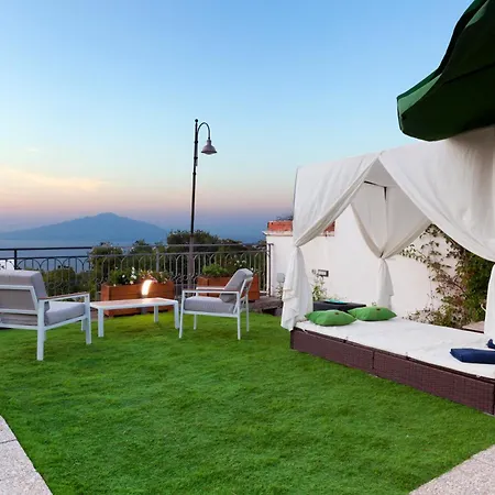 Guest house In Con Jacuzzi Privata E Vista Mare Massa Lubrense