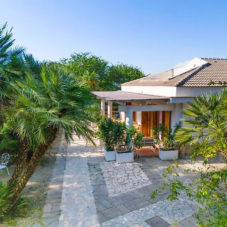 In Con Jacuzzi Privata E Vista Mare Massa Lubrense